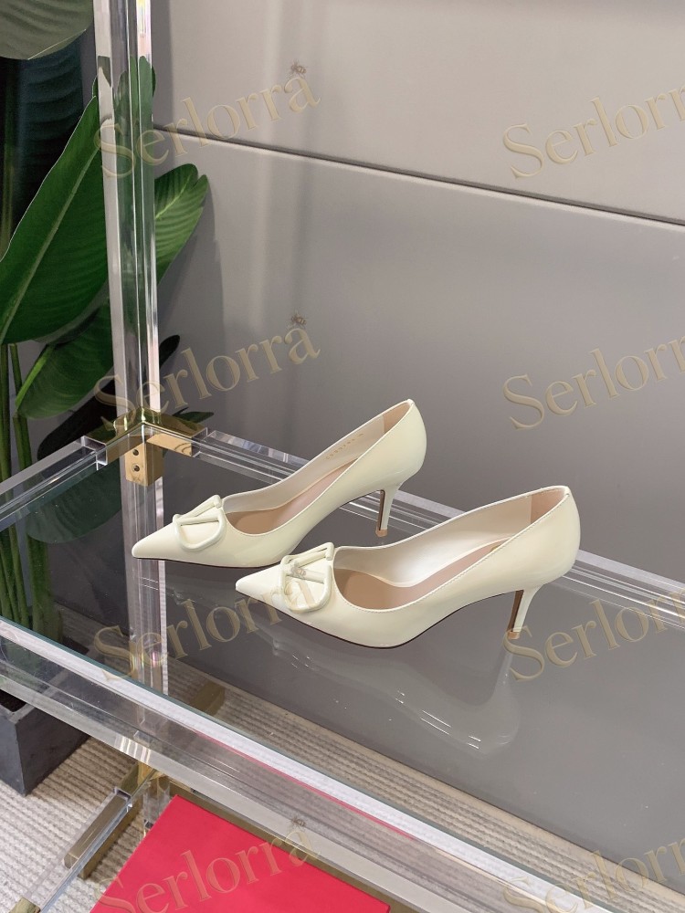 VALENTINO GARAVANI VLOGO SIGNATURE PATENT LEATHER POINTED‑TOE PUMPS