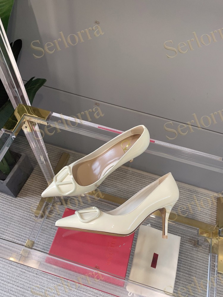 VALENTINO GARAVANI VLOGO SIGNATURE PATENT LEATHER POINTED‑TOE PUMPS