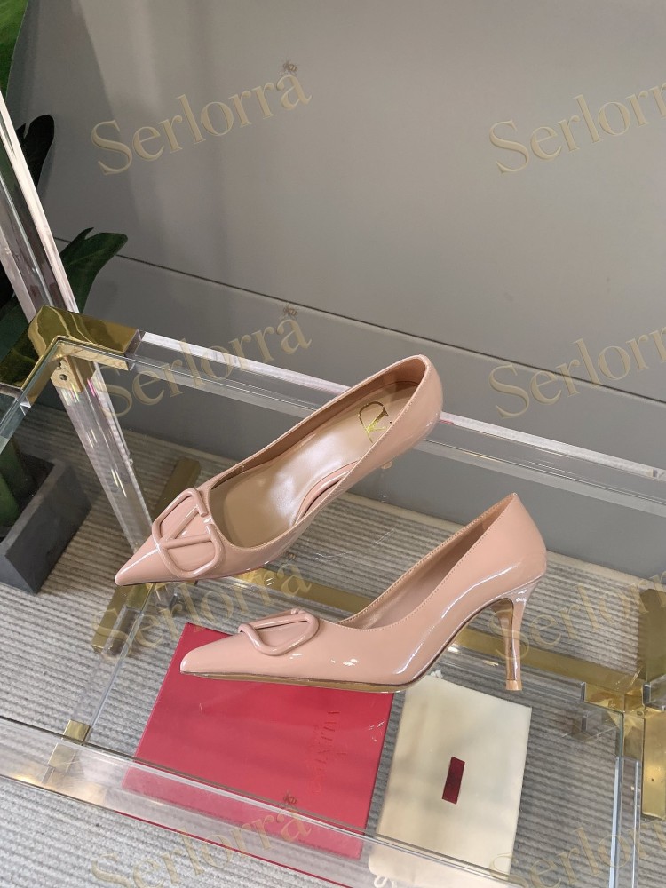 VALENTINO GARAVANI VLOGO SIGNATURE PATENT LEATHER POINTED‑TOE PUMPS