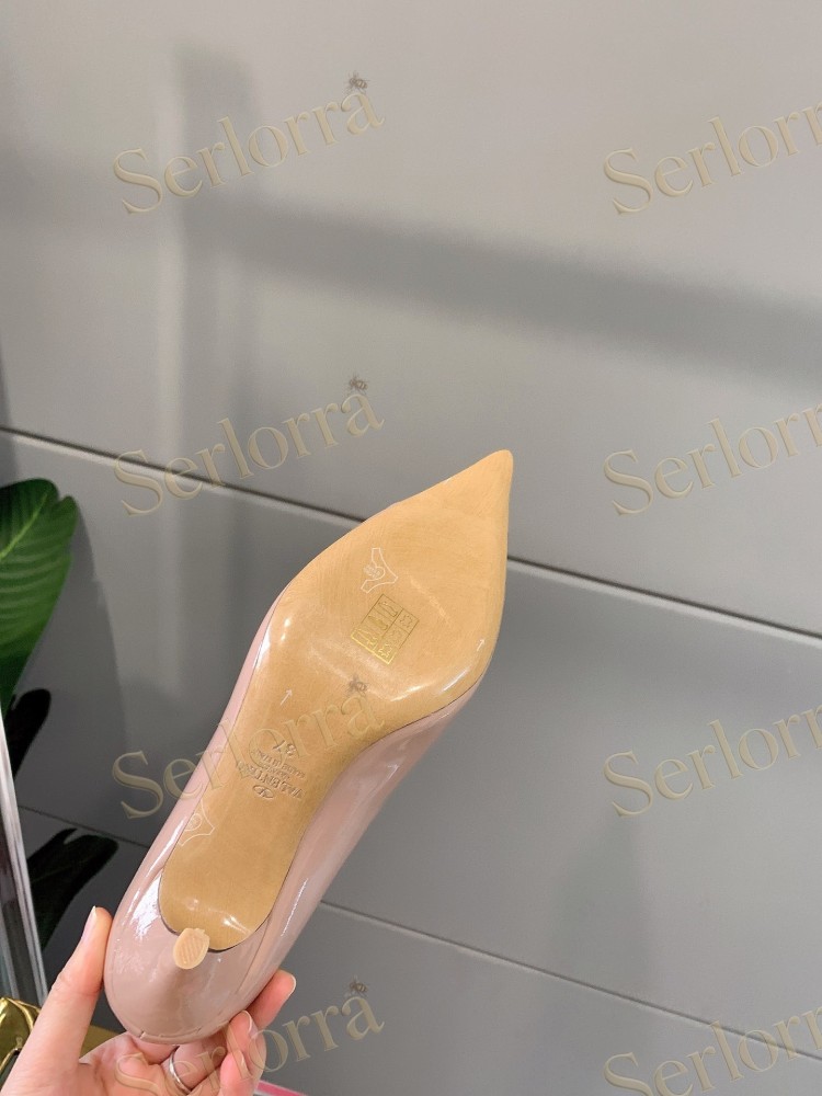 VALENTINO GARAVANI VLOGO SIGNATURE PATENT LEATHER POINTED‑TOE PUMPS