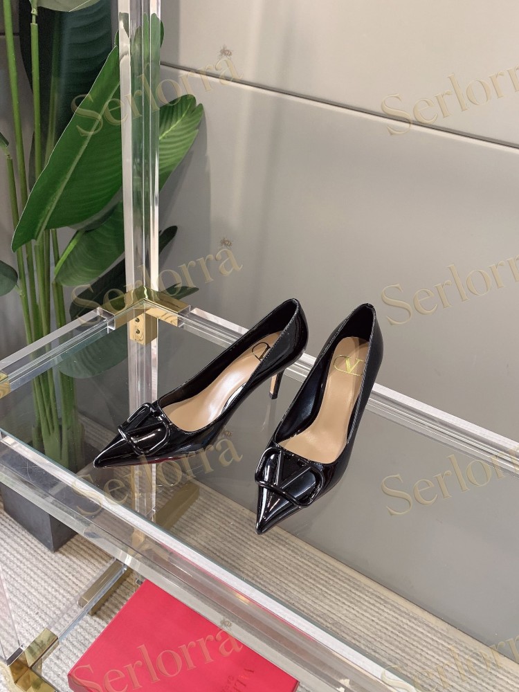 VALENTINO GARAVANI VLOGO SIGNATURE PATENT LEATHER POINTED‑TOE PUMPS