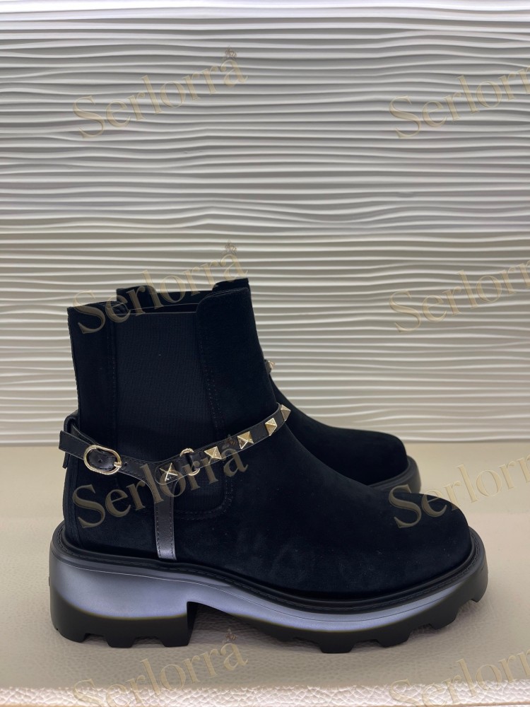 VALENTINO GARAVANI BLACK SUEDE ROCKSTUD STRAP CHELSEA ANKLE BOOTS