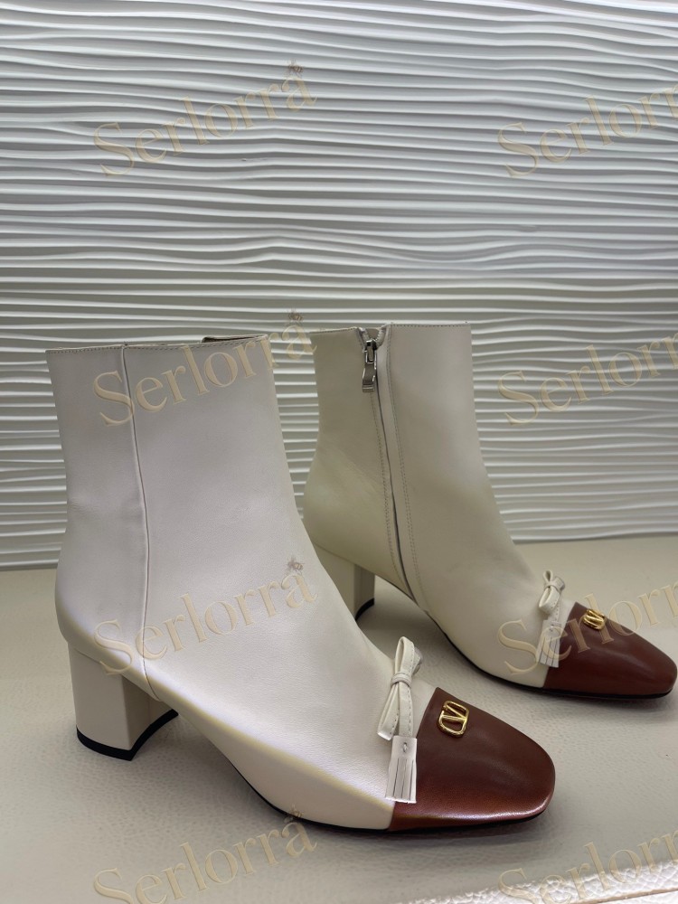 VALENTINO GARAVANI TWO‑TONE LEATHER BOW V‑LOGO BLOCK‑HEEL ANKLE BOOTS