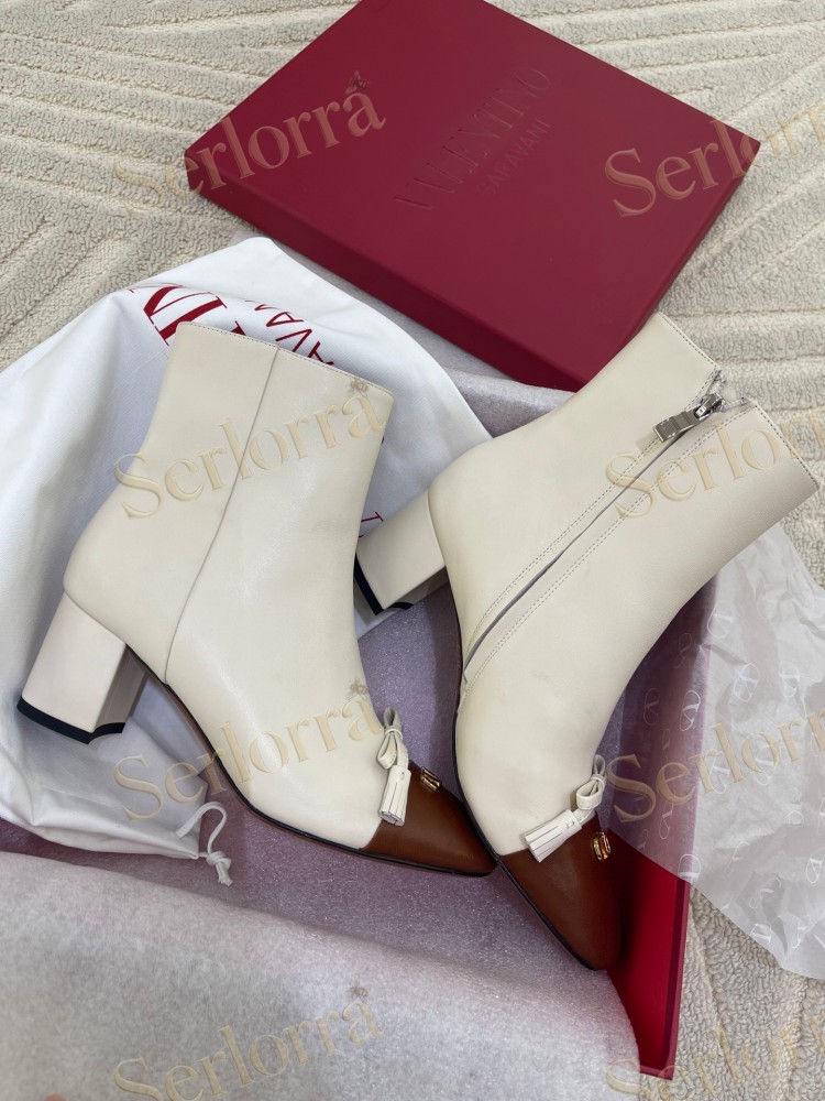VALENTINO GARAVANI TWO‑TONE LEATHER BOW V‑LOGO BLOCK‑HEEL ANKLE BOOTS