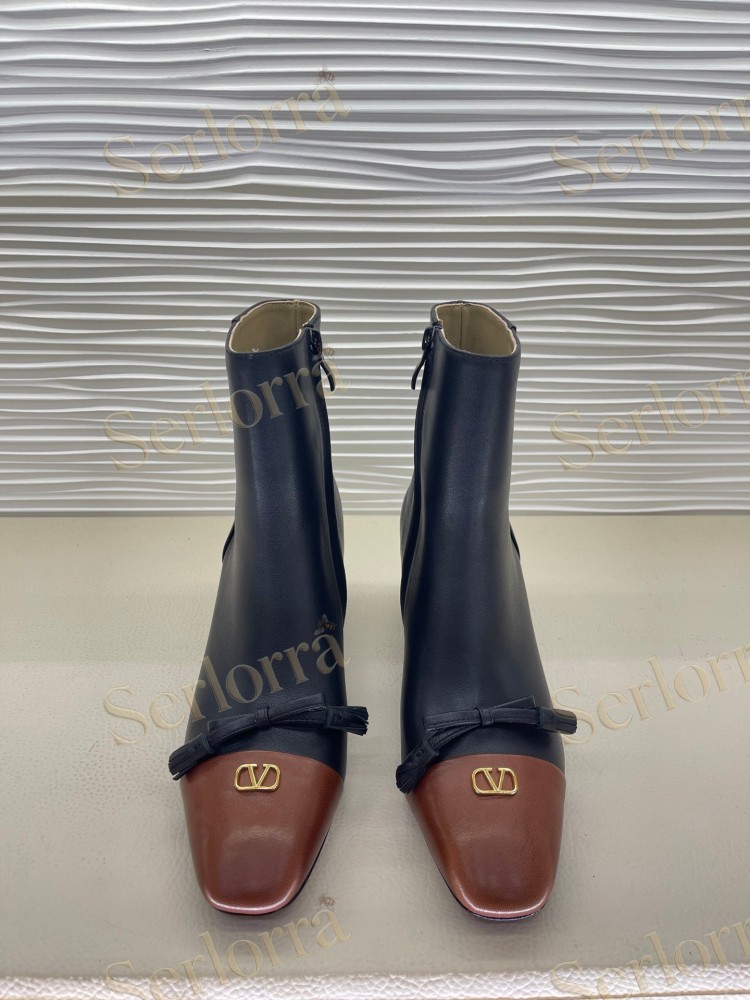VALENTINO GARAVANI TWO‑TONE LEATHER BOW V‑LOGO BLOCK‑HEEL ANKLE BOOTS
