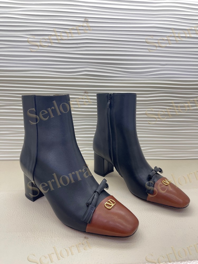 VALENTINO GARAVANI TWO‑TONE LEATHER BOW V‑LOGO BLOCK‑HEEL ANKLE BOOTS