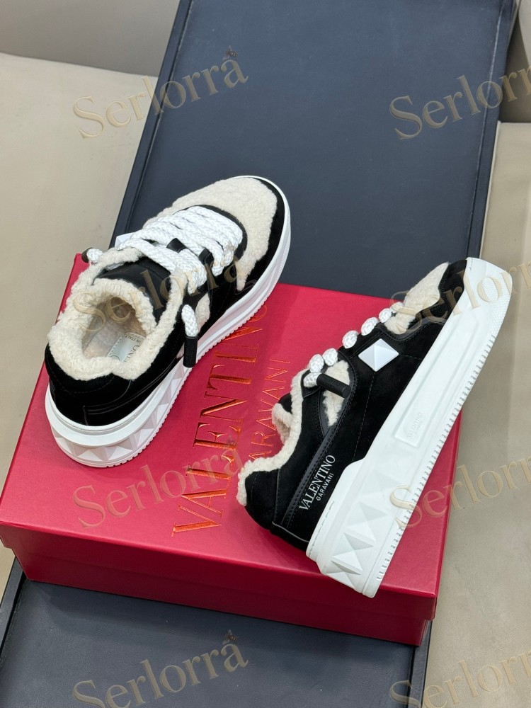 VALENTINO GARAVANI ONE STUD XL LEATHER AND SHEARLING PLATFORM SNEAKERS