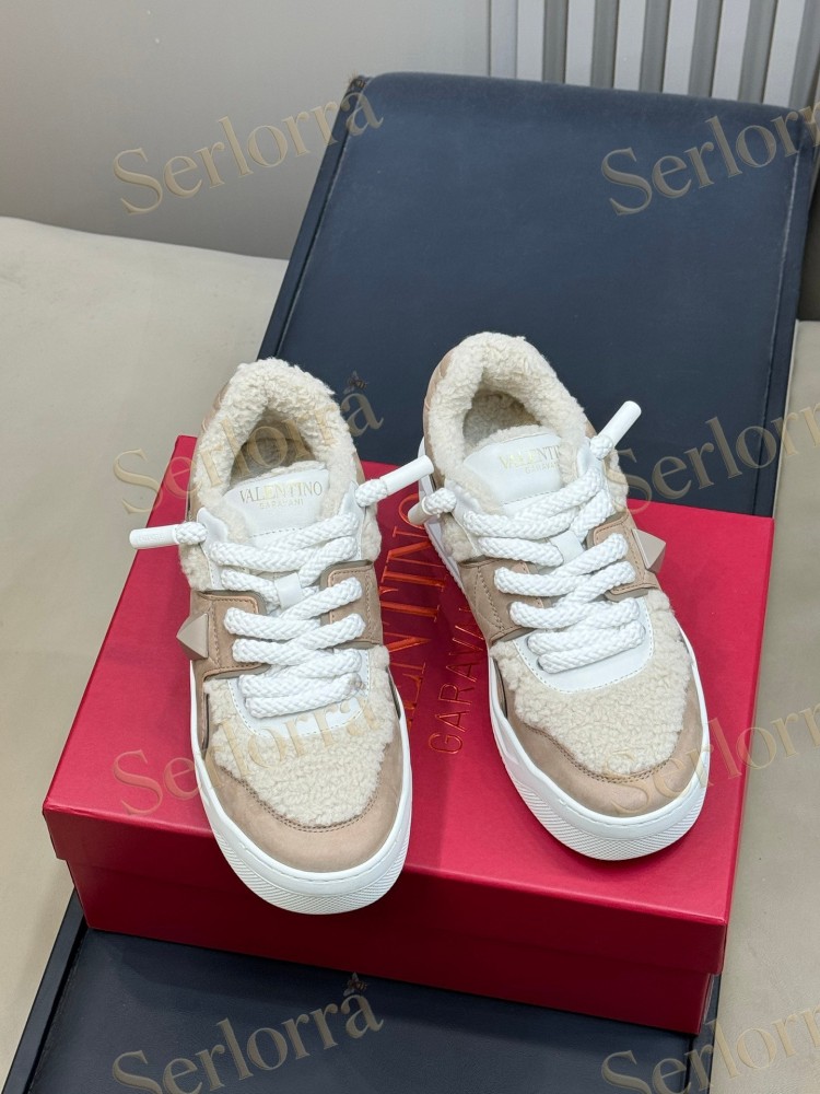 VALENTINO GARAVANI ONE STUD XL LEATHER AND SHEARLING PLATFORM SNEAKERS