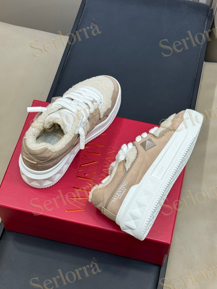 VALENTINO GARAVANI ONE STUD XL LEATHER AND SHEARLING PLATFORM SNEAKERS