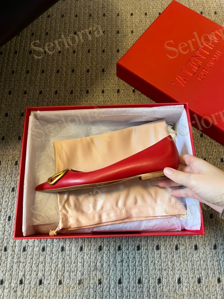 VALENTINO GARAVANI VLOGO POINT-TOE FLATS