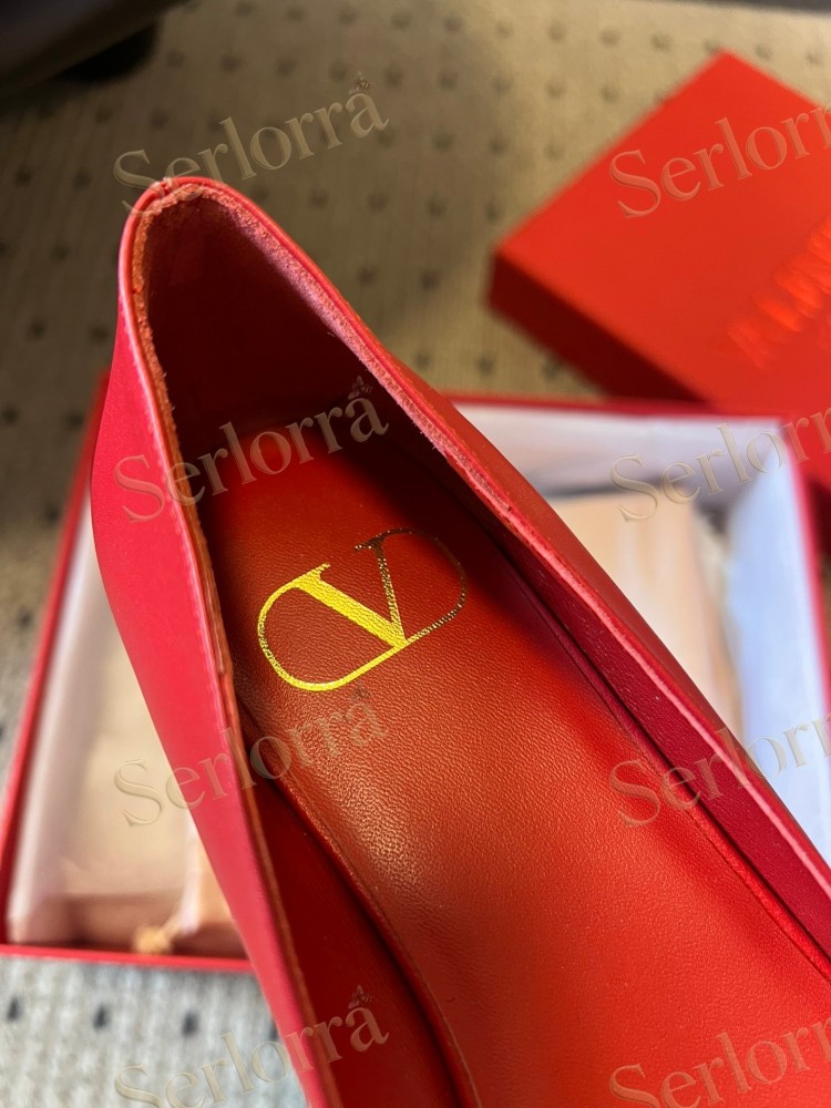 VALENTINO GARAVANI VLOGO POINT-TOE FLATS