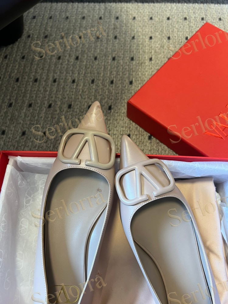 VALENTINO GARAVANI VLOGO POINT-TOE FLATS