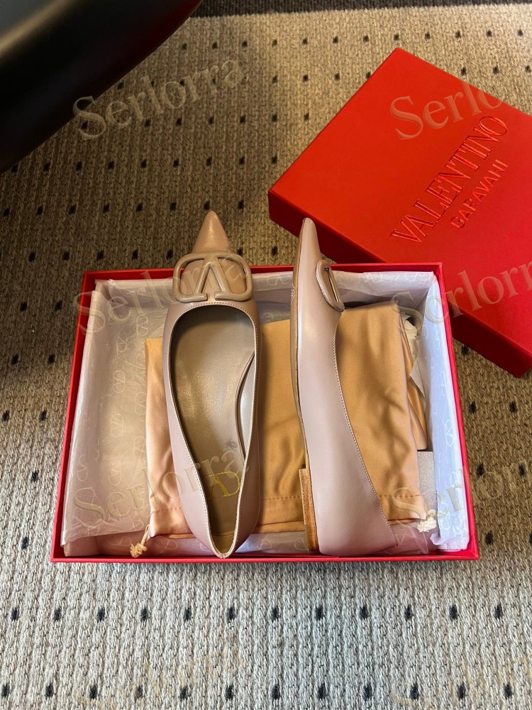 VALENTINO GARAVANI VLOGO POINT-TOE FLATS
