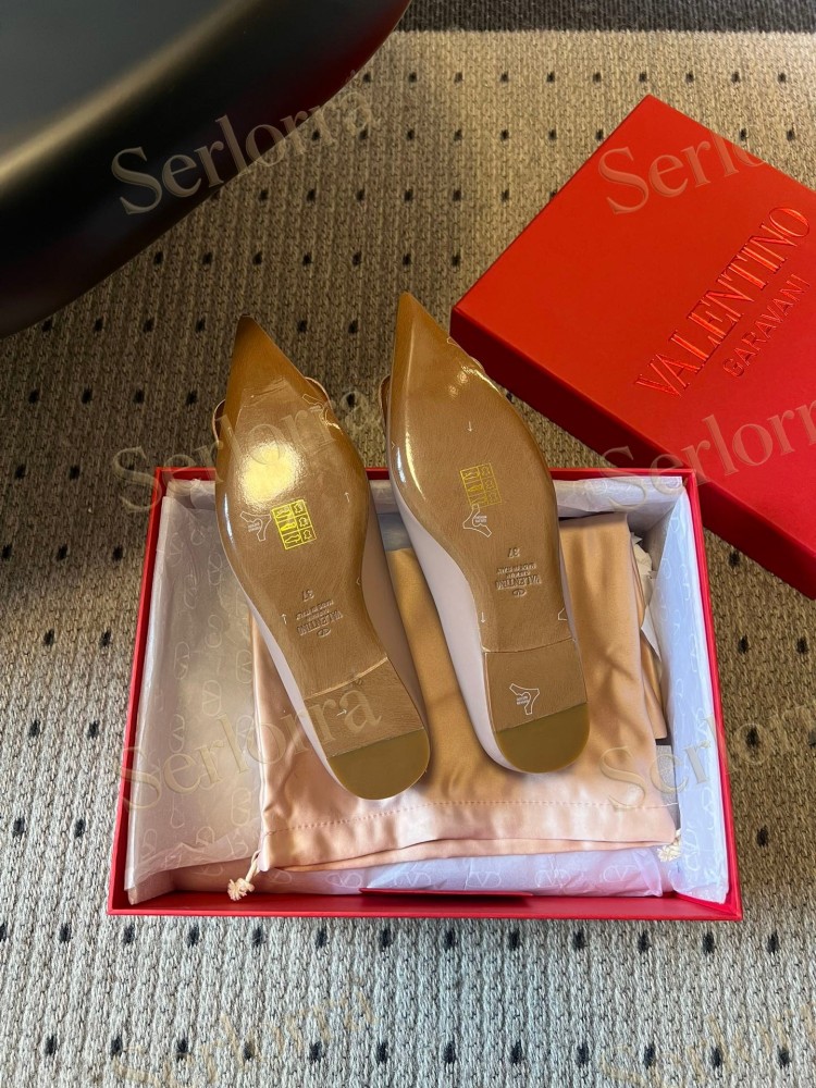 VALENTINO GARAVANI VLOGO POINT-TOE FLATS