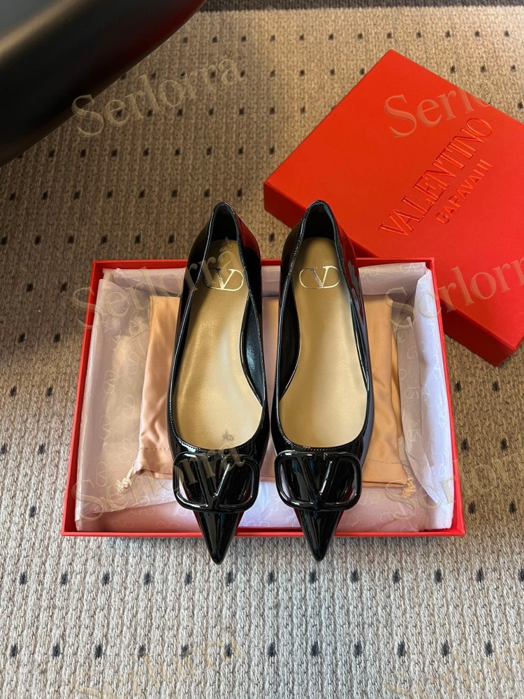 VALENTINO GARAVANI VLOGO POINT-TOE FLATS
