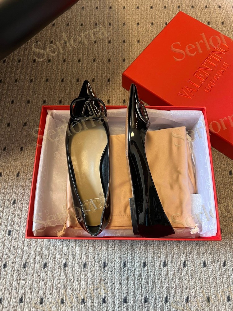 VALENTINO GARAVANI VLOGO POINT-TOE FLATS