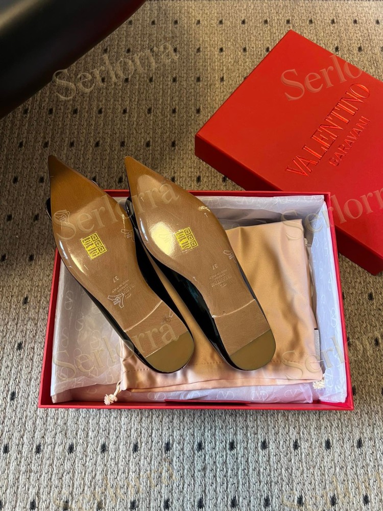 VALENTINO GARAVANI VLOGO POINT-TOE FLATS