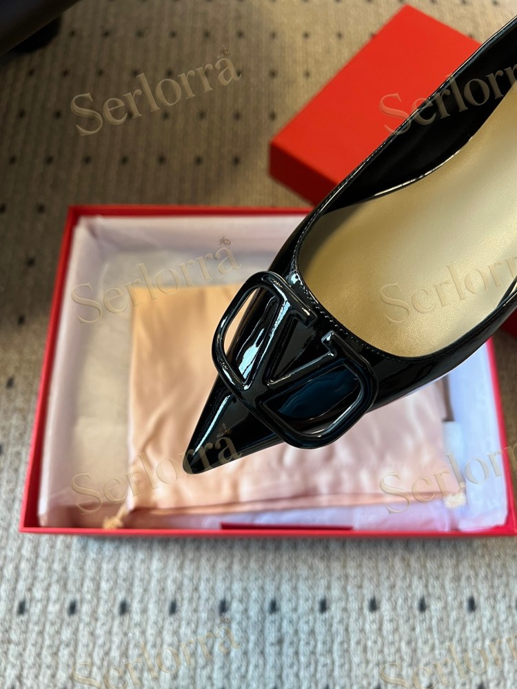 VALENTINO GARAVANI VLOGO POINT-TOE FLATS