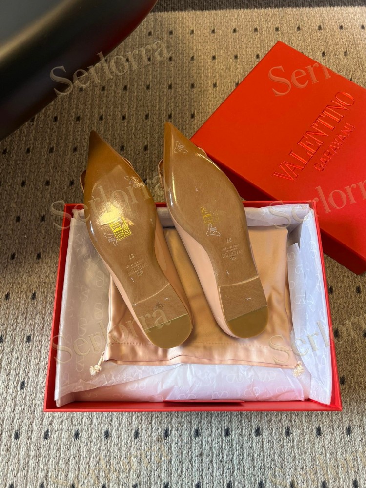 VALENTINO GARAVANI VLOGO POINT-TOE FLATS