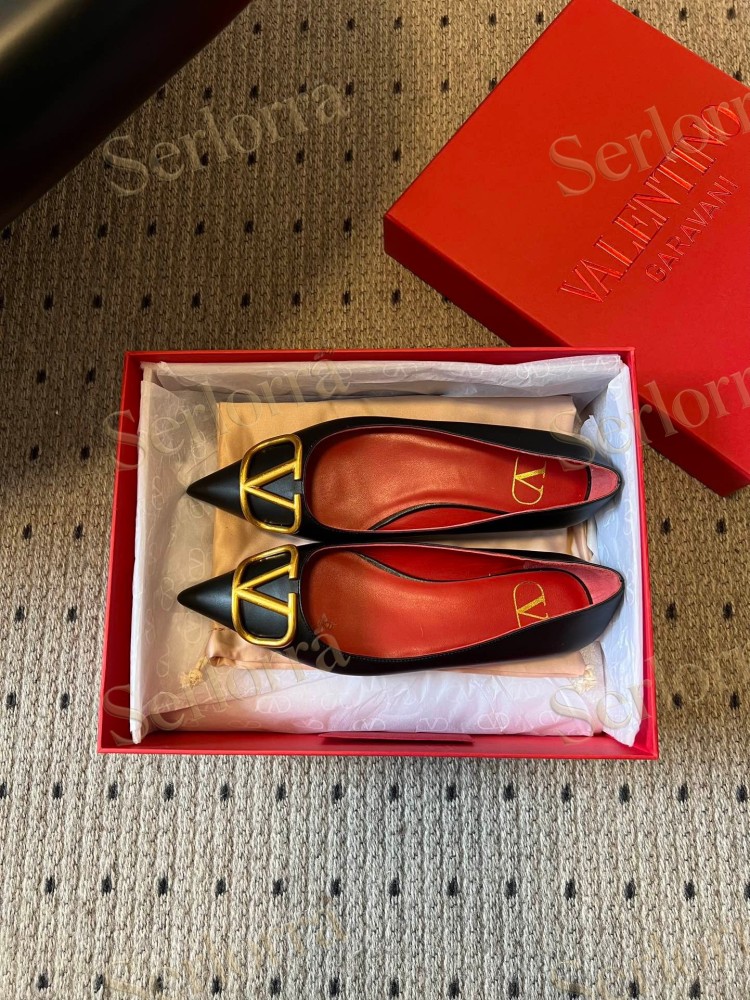 VALENTINO GARAVANI VLOGO POINT-TOE FLATS