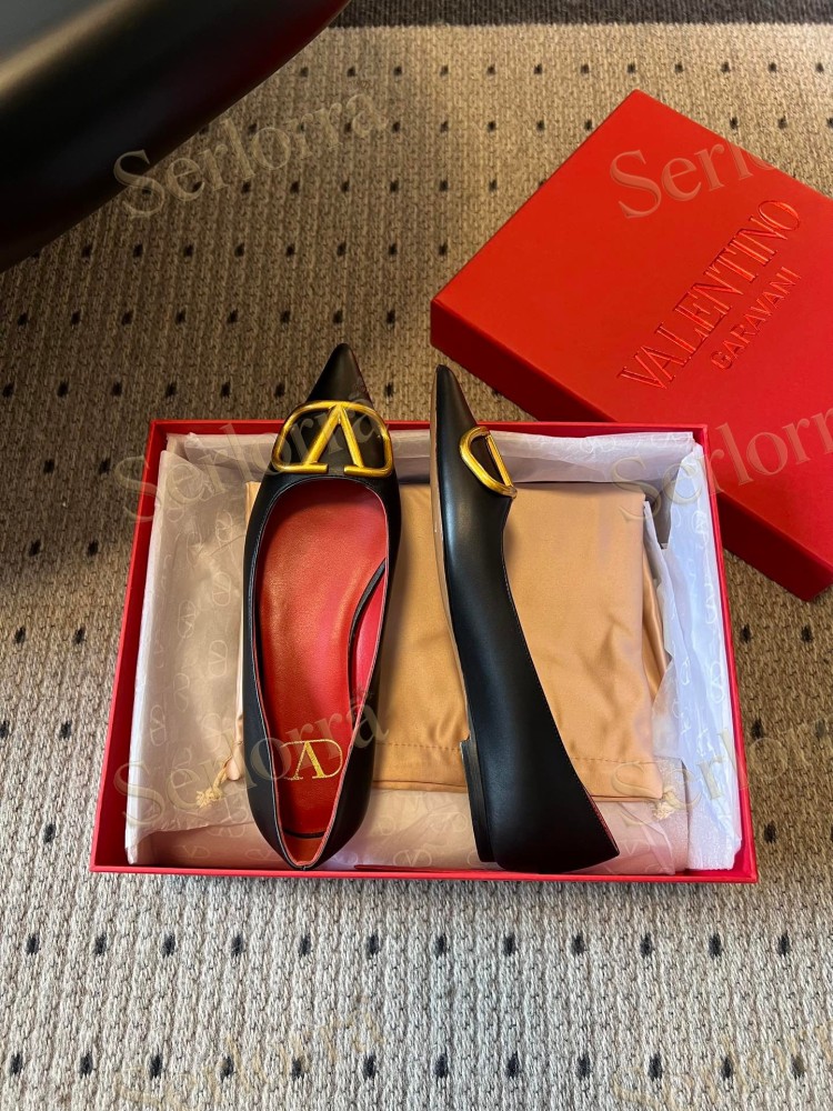 VALENTINO GARAVANI VLOGO POINT-TOE FLATS