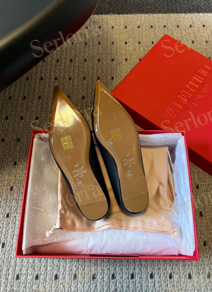 VALENTINO GARAVANI VLOGO POINT-TOE FLATS