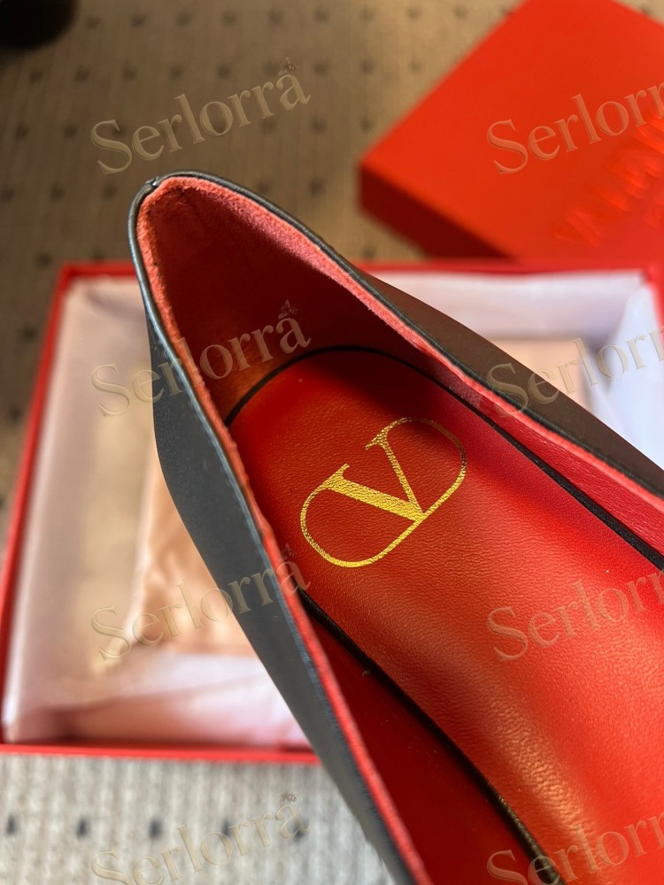 VALENTINO GARAVANI VLOGO POINT-TOE FLATS