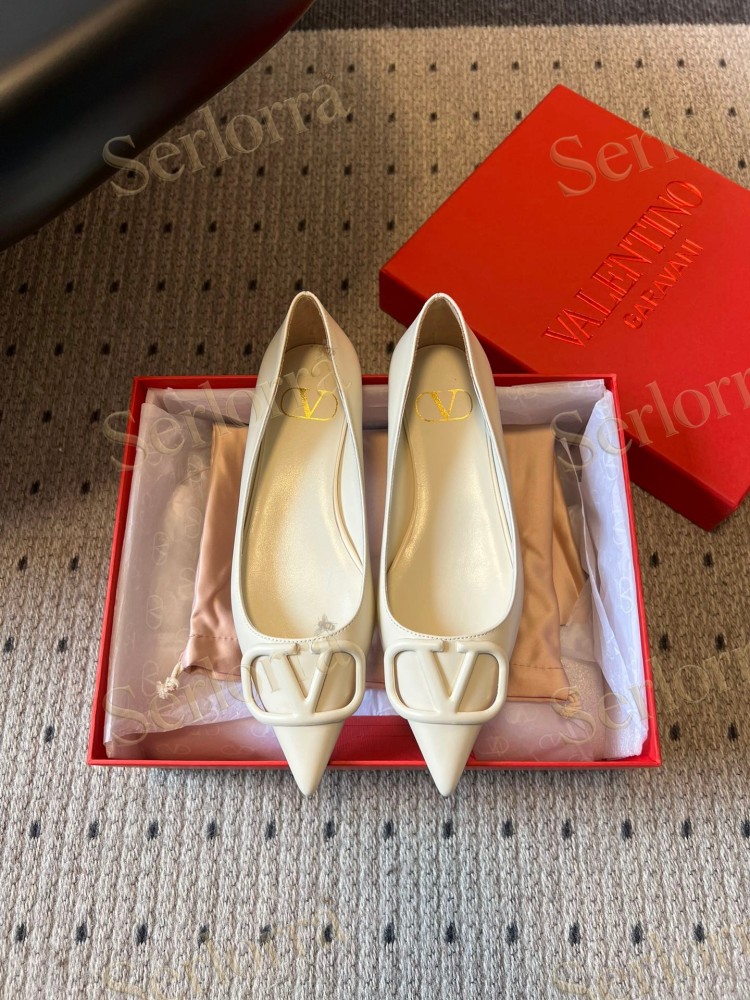 VALENTINO GARAVANI VLOGO POINT-TOE FLATS