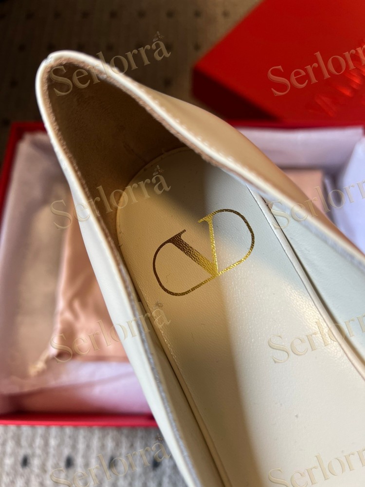 VALENTINO GARAVANI VLOGO POINT-TOE FLATS
