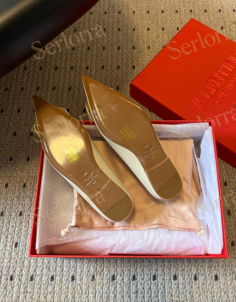 VALENTINO GARAVANI VLOGO POINT-TOE FLATS