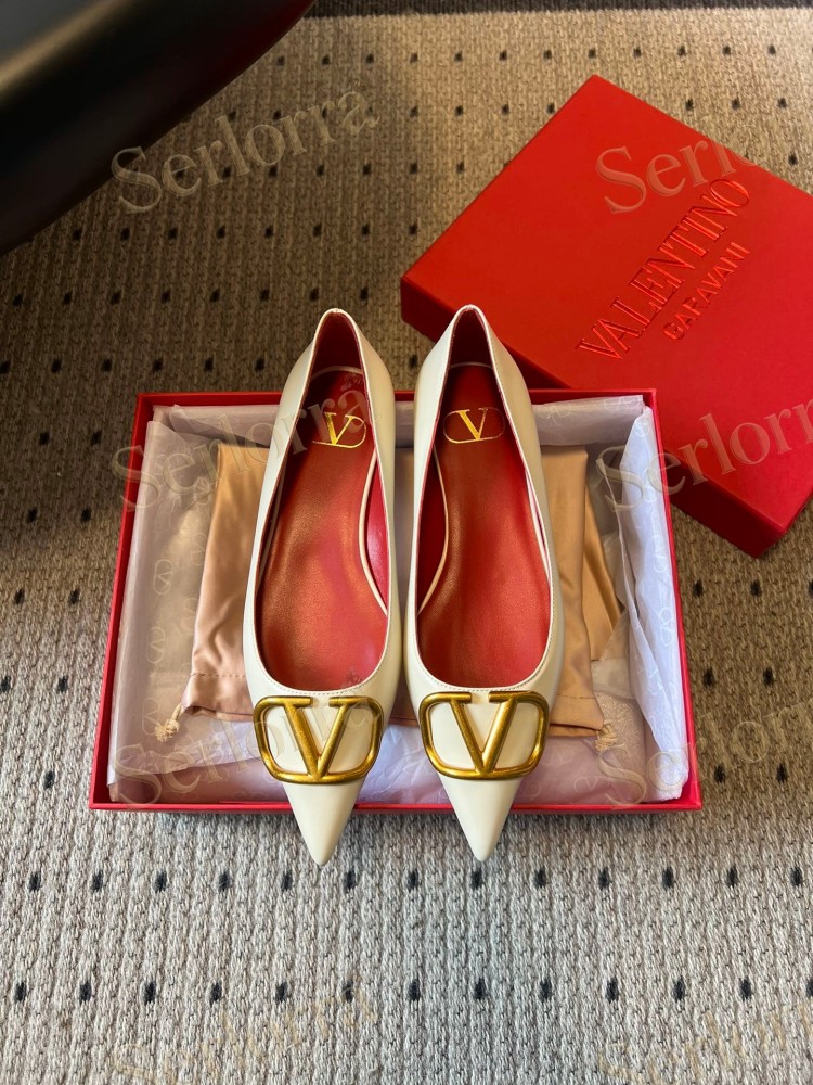 VALENTINO GARAVANI VLOGO POINT-TOE FLATS