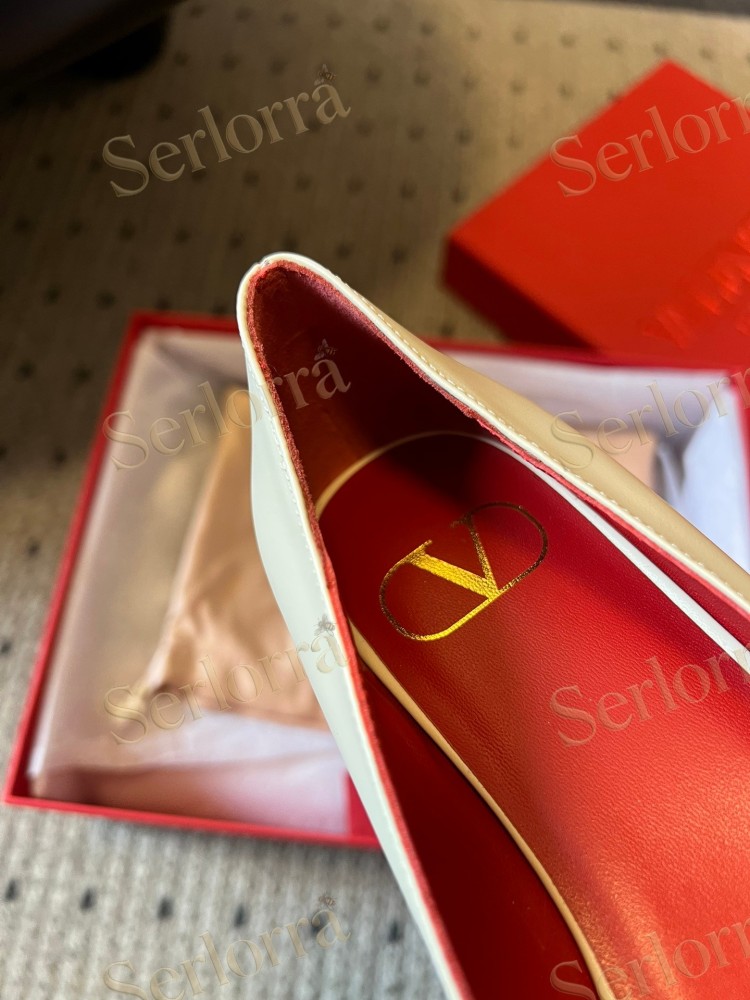 VALENTINO GARAVANI VLOGO POINT-TOE FLATS