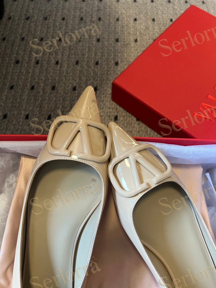 VALENTINO GARAVANI VLOGO POINT-TOE FLATS