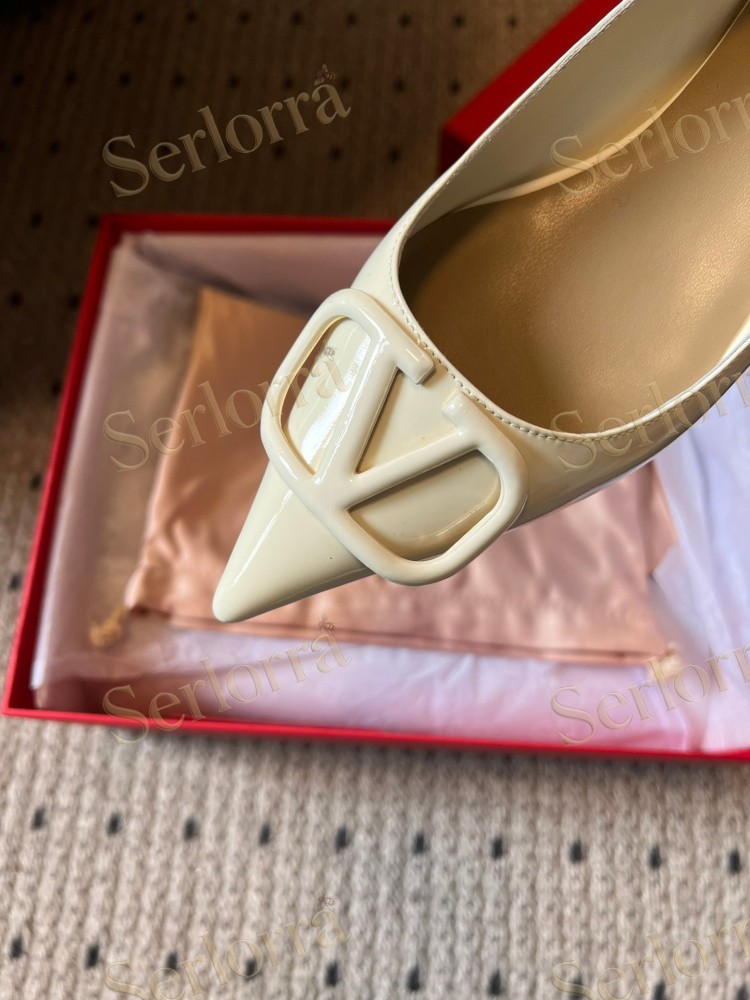VALENTINO GARAVANI VLOGO POINT-TOE FLATS