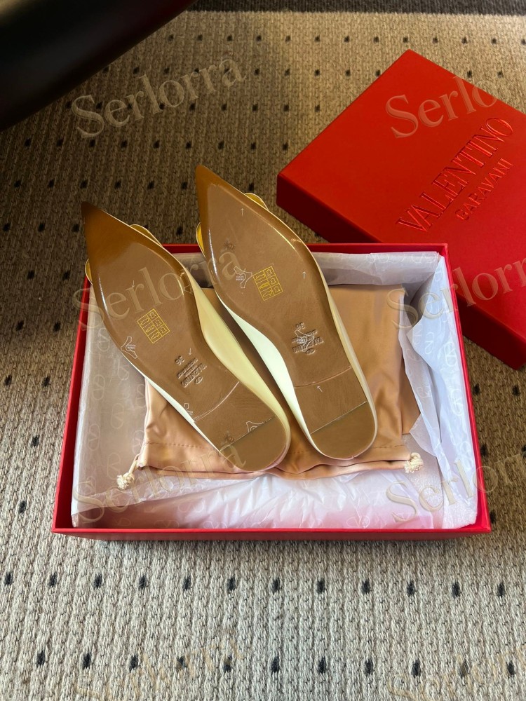 VALENTINO GARAVANI VLOGO POINT-TOE FLATS