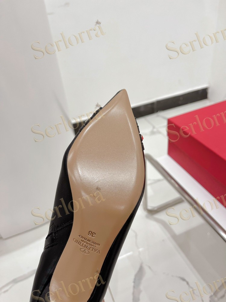 VALENTINO GARAVANI ROCKSTUD POINTED-TOE ANKLE BOOTS
