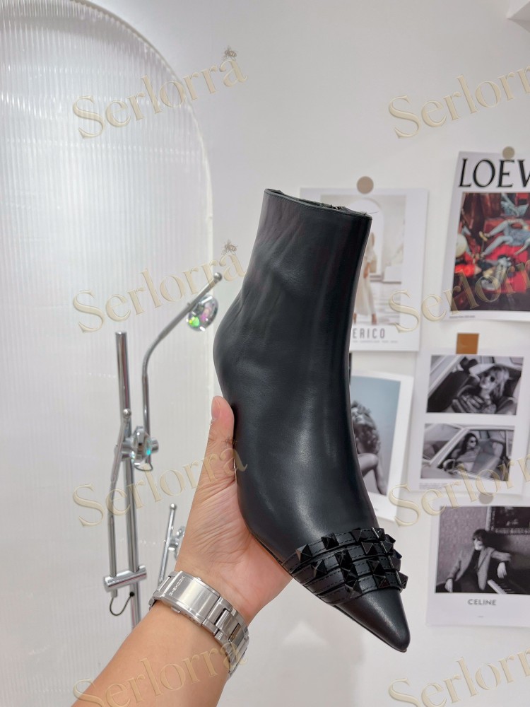 VALENTINO GARAVANI ROCKSTUD POINTED-TOE ANKLE BOOTS
