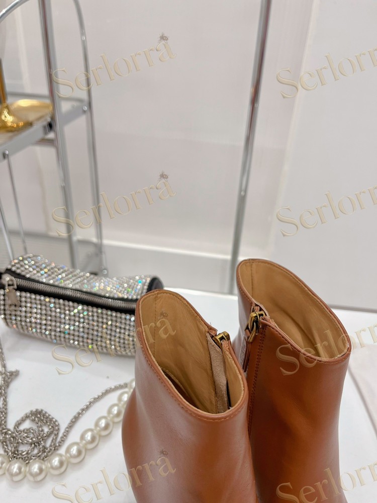 VALENTINO GARAVANI ROCKSTUD POINTED-TOE ANKLE BOOTS