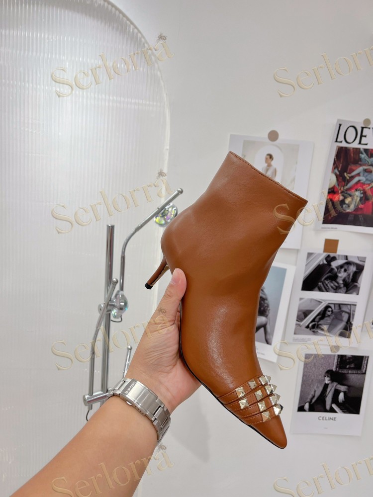 VALENTINO GARAVANI ROCKSTUD POINTED-TOE ANKLE BOOTS