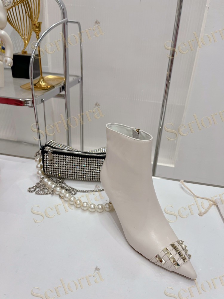 VALENTINO GARAVANI ROCKSTUD POINTED-TOE ANKLE BOOTS