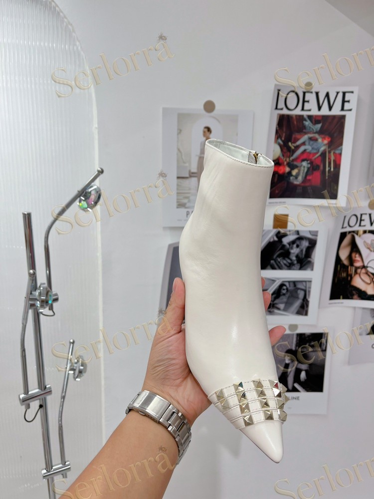 VALENTINO GARAVANI ROCKSTUD POINTED-TOE ANKLE BOOTS