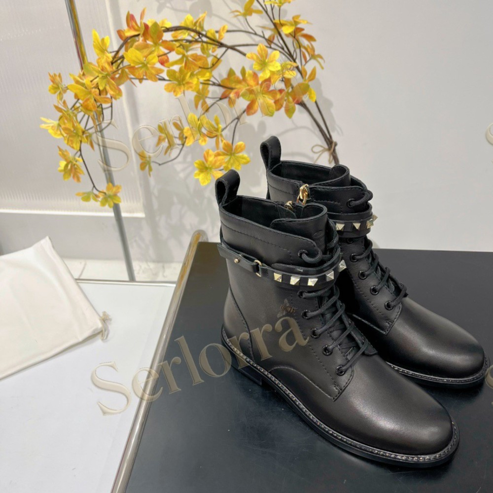 VALENTINO GARAVANI ROCKSTUD POINTED-TOE ANKLE BOOTS