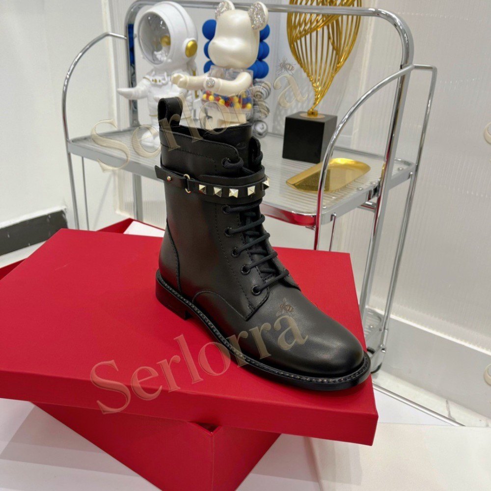 VALENTINO GARAVANI ROCKSTUD POINTED-TOE ANKLE BOOTS