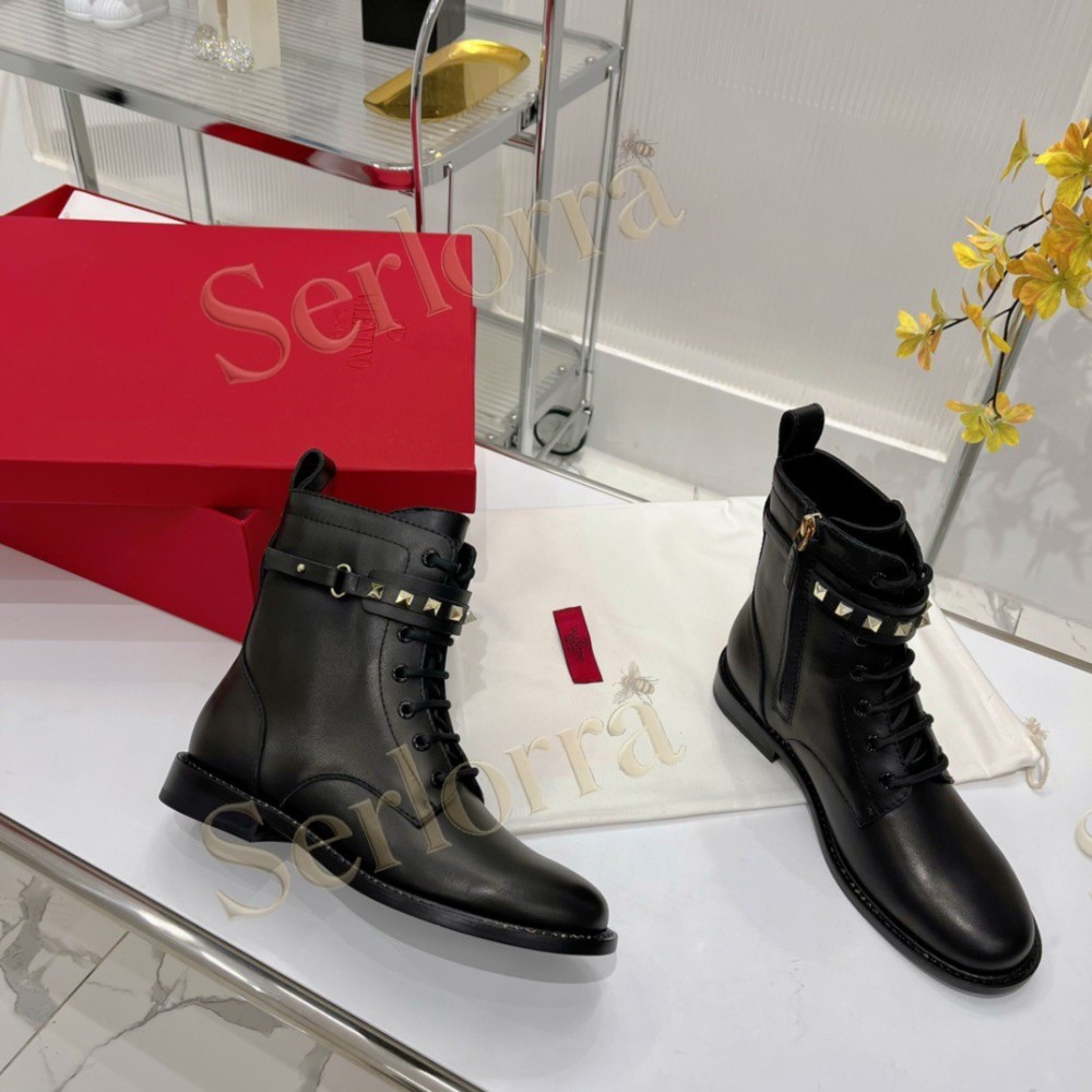 VALENTINO GARAVANI ROCKSTUD POINTED-TOE ANKLE BOOTS