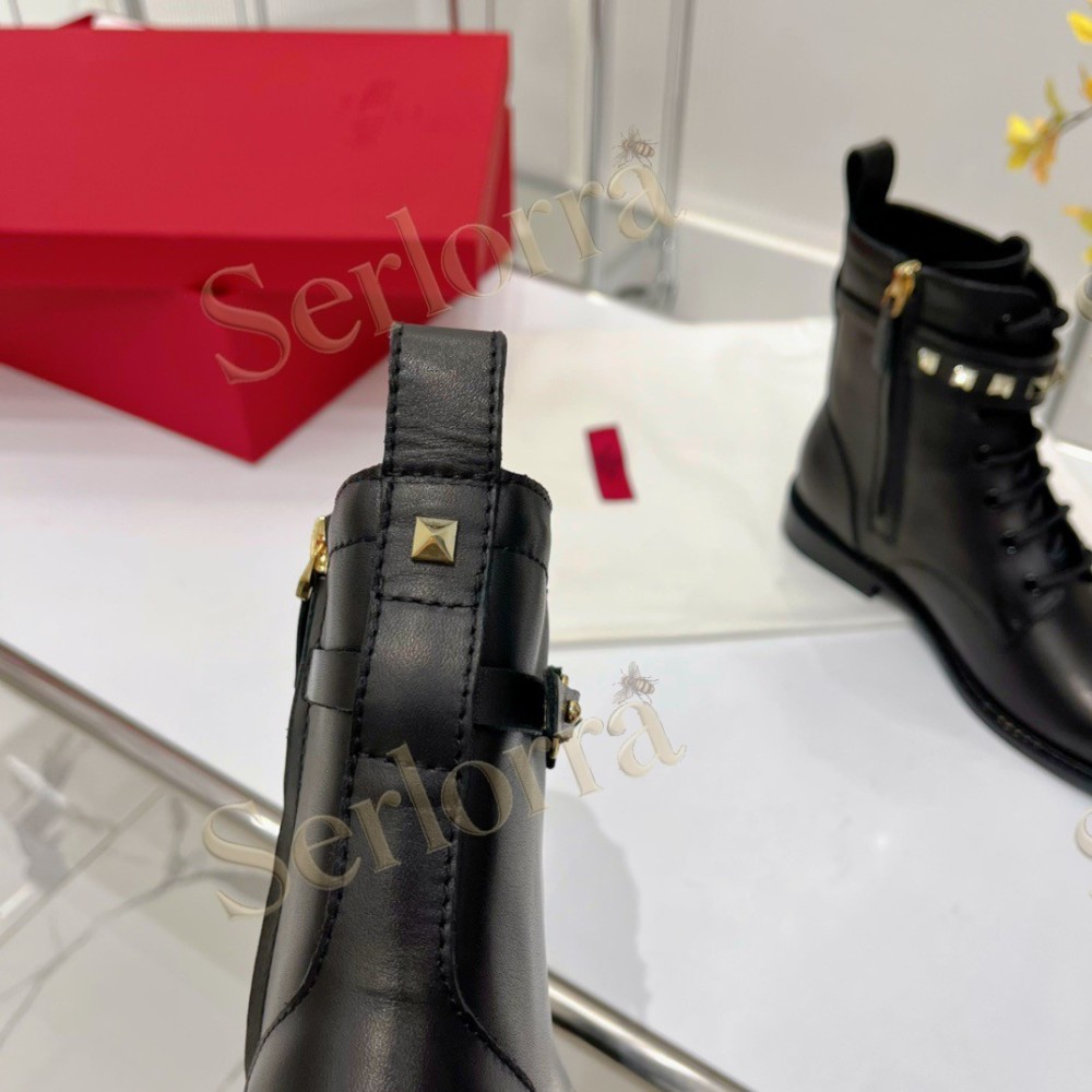 VALENTINO GARAVANI ROCKSTUD POINTED-TOE ANKLE BOOTS