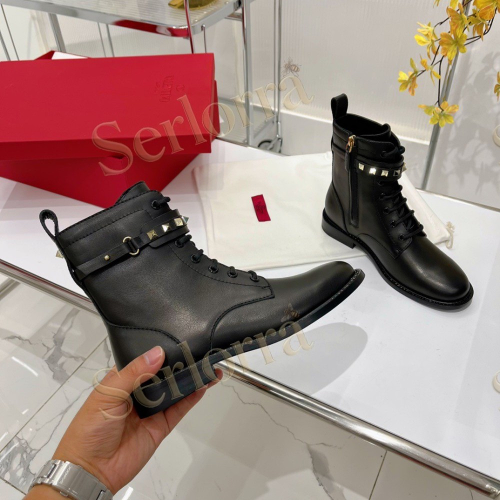 VALENTINO GARAVANI ROCKSTUD POINTED-TOE ANKLE BOOTS