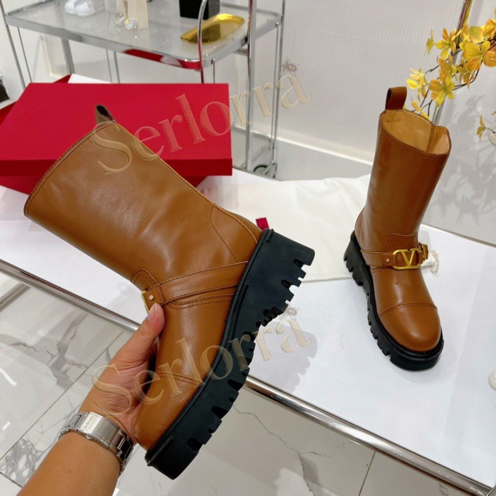 VALENTINO GARAVANI ROCKSTUD POINTED-TOE ANKLE BOOTS