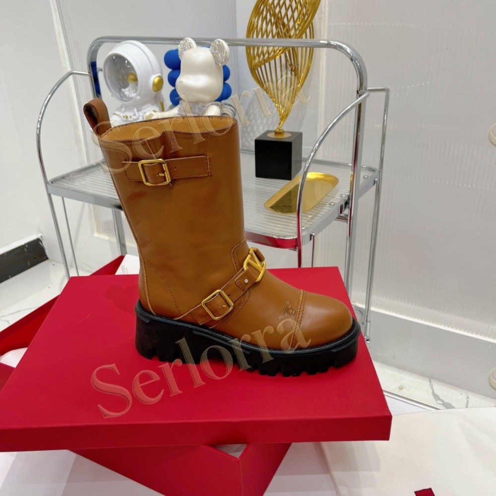 VALENTINO GARAVANI ROCKSTUD POINTED-TOE ANKLE BOOTS