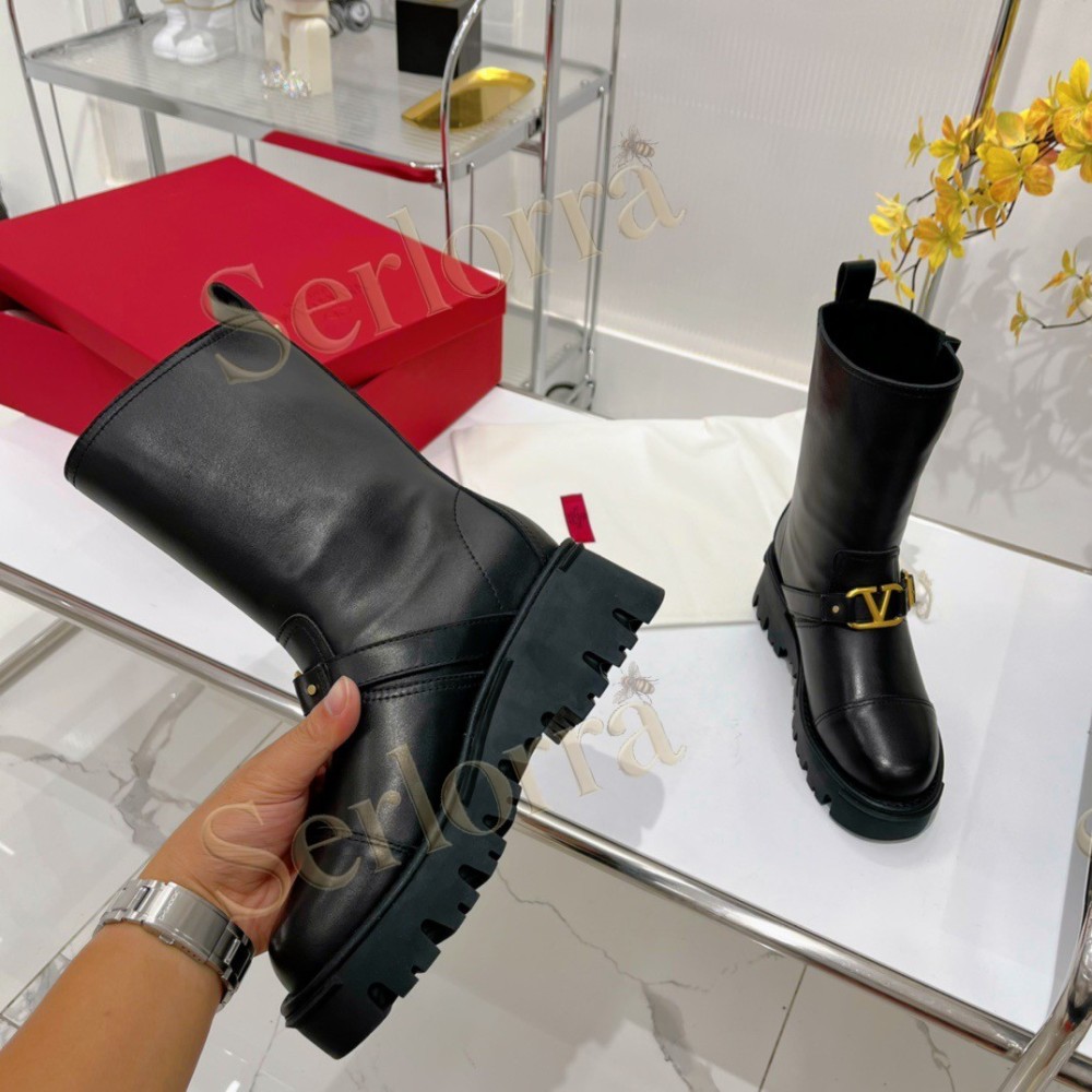 VALENTINO GARAVANI ROCKSTUD POINTED-TOE ANKLE BOOTS