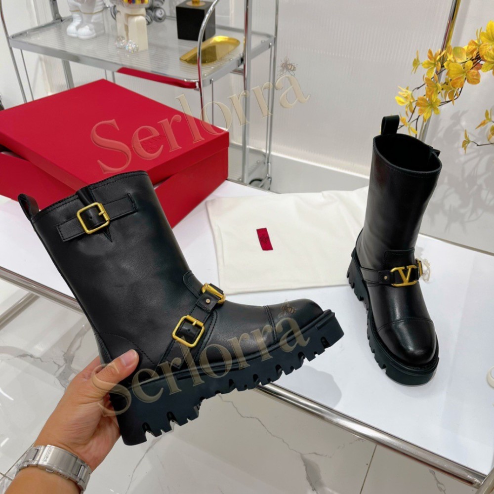 VALENTINO GARAVANI ROCKSTUD POINTED-TOE ANKLE BOOTS